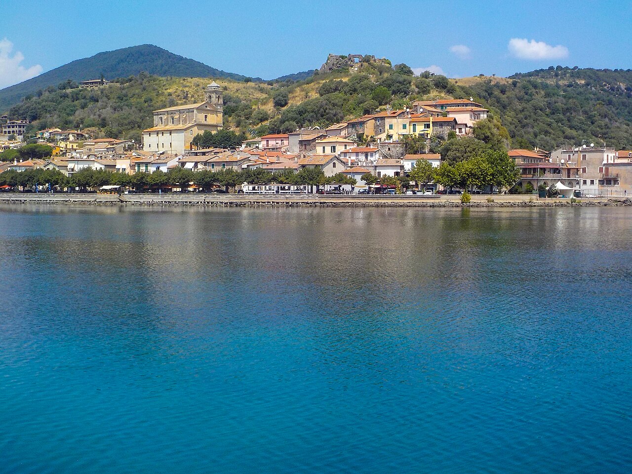 Trevignano Romano e il Lago di Bracciano