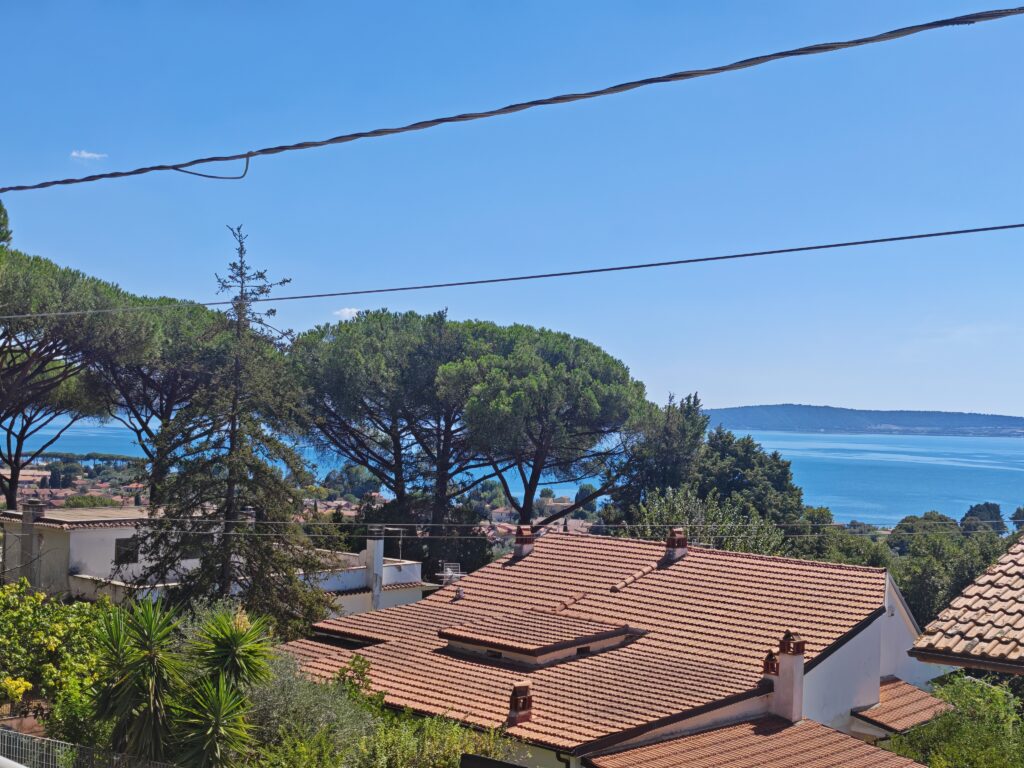 Foto di Appartamento vista lago