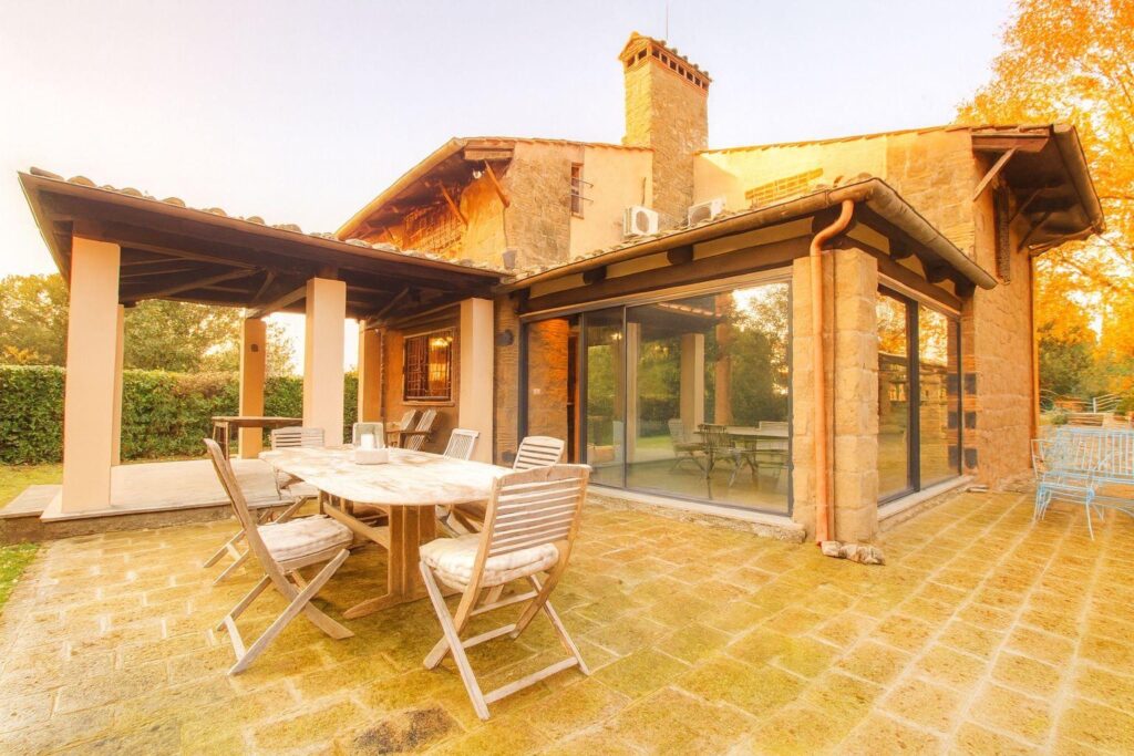 Foto di Villa con spiaggia e piscina
