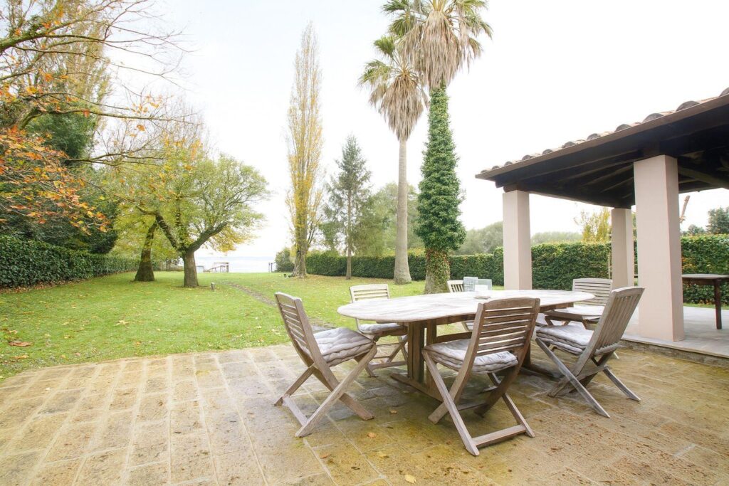 Foto di Villa con spiaggia e piscina